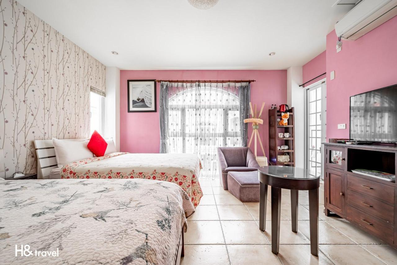 White Cotton Candy Homestay 花蓮市 エクステリア 写真
