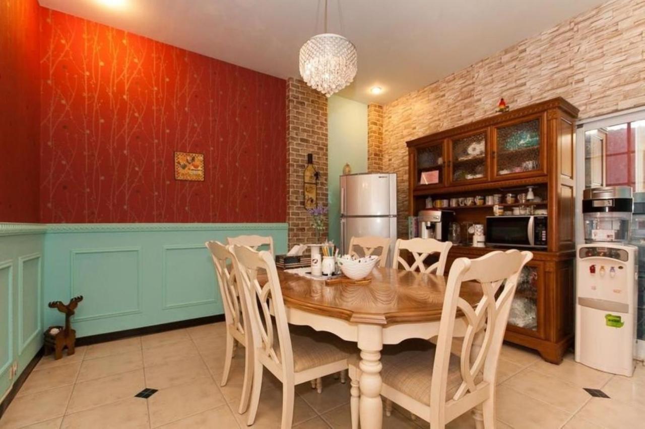 White Cotton Candy Homestay 花蓮市 エクステリア 写真