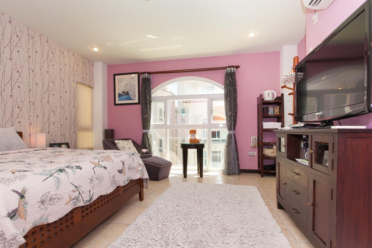White Cotton Candy Homestay 花蓮市 エクステリア 写真